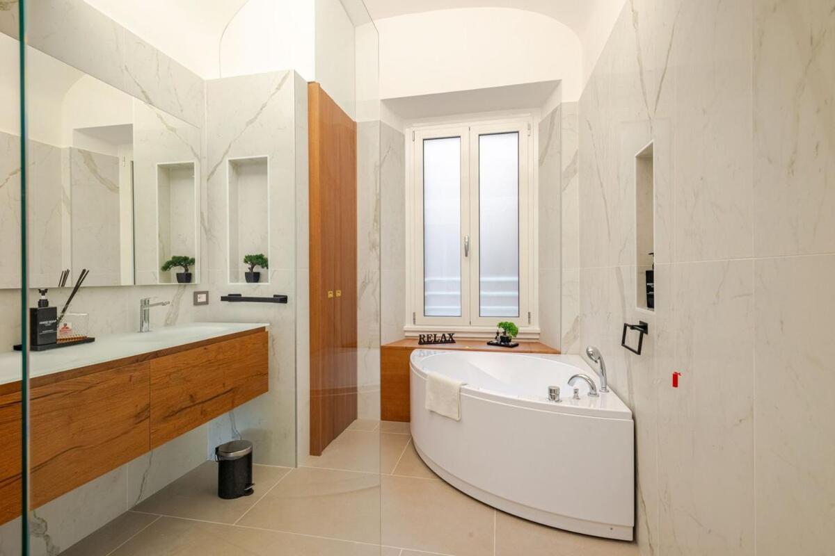 Luxe Escape Colosseo Rom